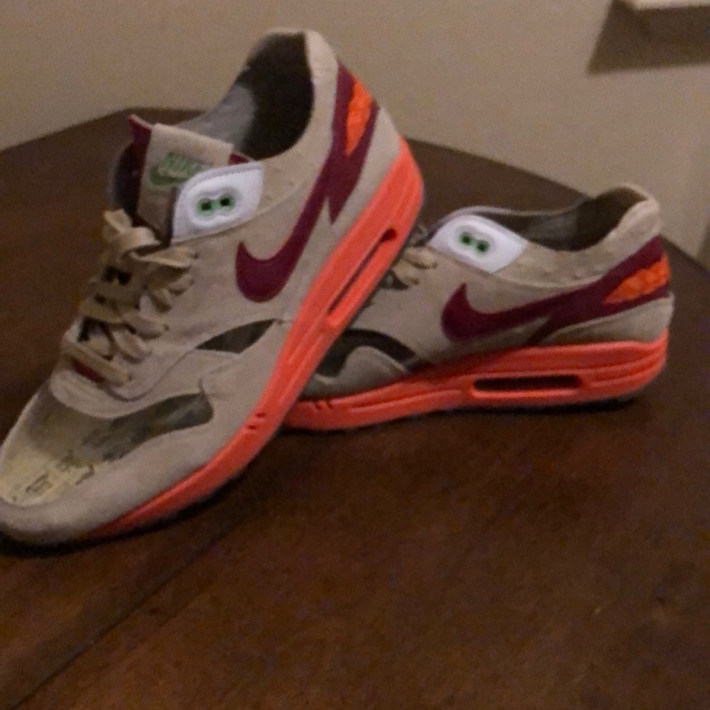 Nikes AirMax size 12